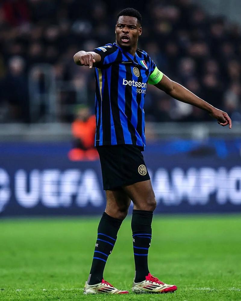 洪都拉斯无缘世界杯，教练泪洒发布会：我们就因一个球被淘汰