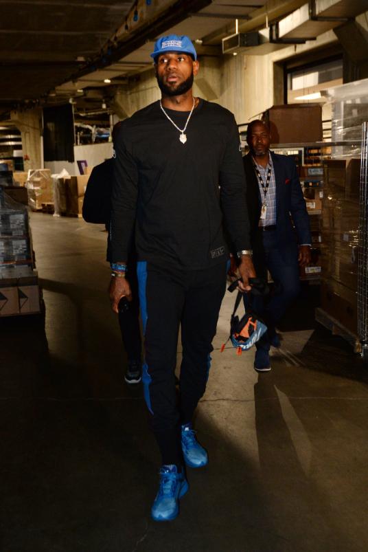 河有多长？詹皇连续上双近19年，期间经历245名不同队友（詹皇连续得分上双近19年，生涯与245位不同队友并肩）