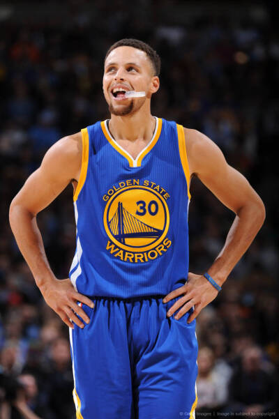 半场战报：罗马1-0乌迪内斯，洛伦佐-佩莱格里尼点射破门（半场战况：罗马1-0暂领先乌迪内斯，洛伦佐-佩莱格里尼点球建功）