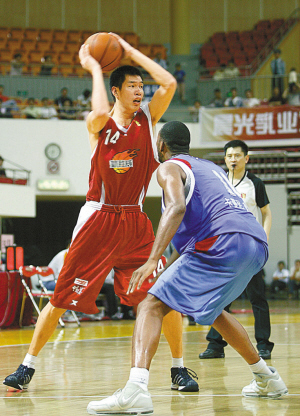 TA评红军面临问题：定位球防守成短板；球队压迫力不足（TA点出红军顽疾：定位球防守薄弱，整体压迫强度不足）