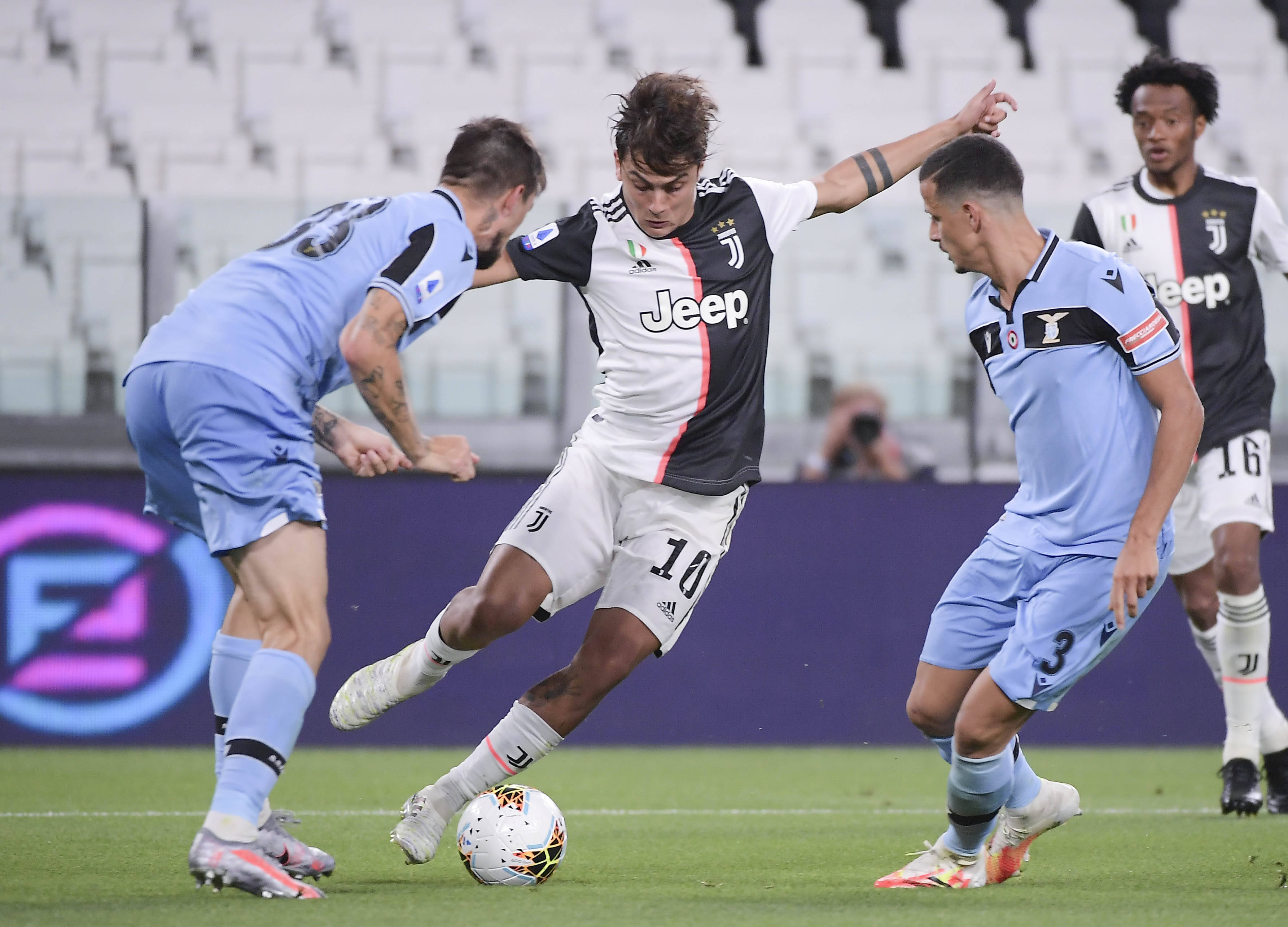 皇马不会前往安菲尔德踩场，阿隆索：这样不会被200台摄像机包围（皇马将不在安菲尔德进行踩场，阿隆索：避免被200台摄像机包围）