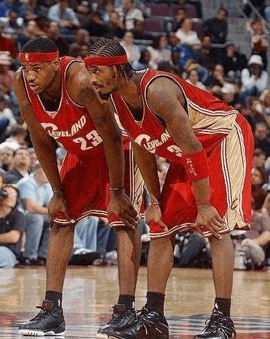 罗体：国米右路缺稳定替补，路易斯-恩里克尚未达到预期表现（罗体：国米右路缺少可靠轮换人选，路易斯-恩里克表现不及预期）